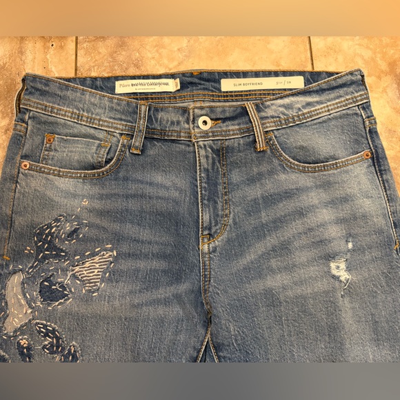 NWOT Anthropologie Pilcro Embroidered Patchwork
Floral Slim Boyfriend Jeans 28 - Picture 8 of 16